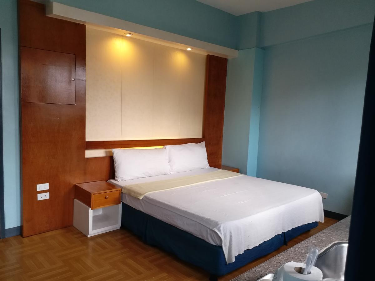 Leesons Residences 2*